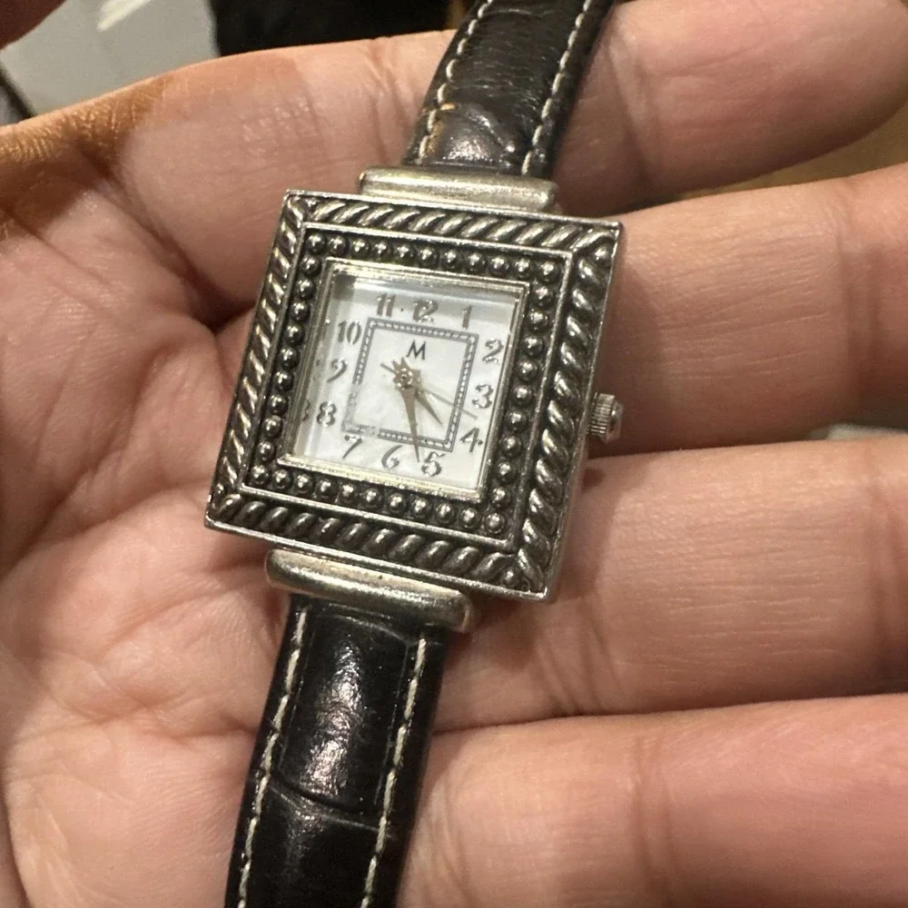 Working‎ Vintage Metropolitian Ladies Watch Quartz Square 27mm Black Leather